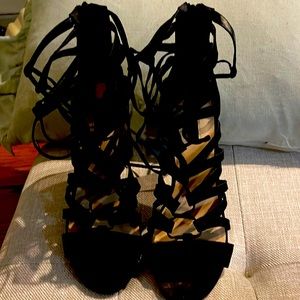 Black suede  Heels, very sexy Zipper in the back.  Forever 21.  Size 10 1/2